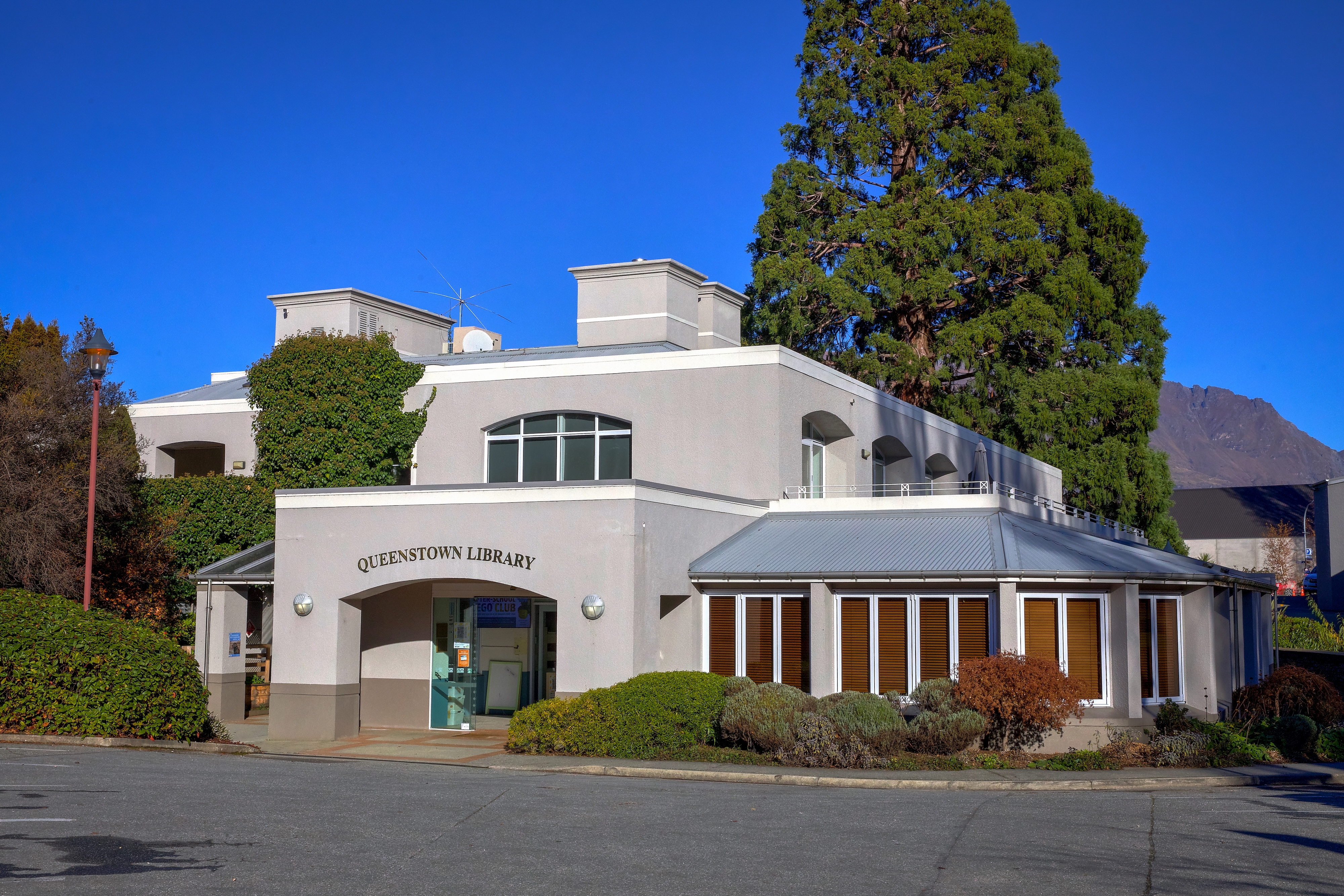 Queenstown Library